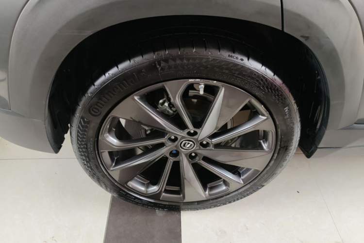 Used CHANGAN UNI-T 2020 1.5T Flagship Version Right Rear Wheel Hub