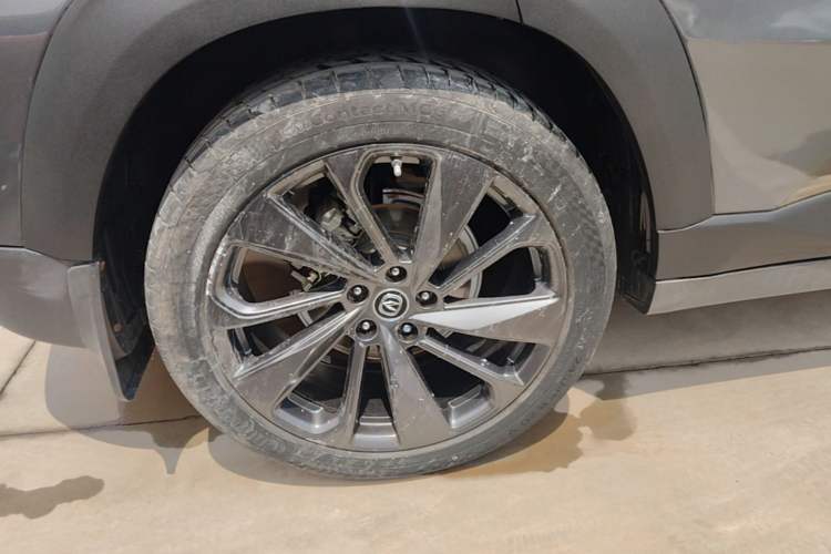 Used CHANGAN UNI-T 2020 1.5T Prestige Version Right Rear Wheel Hub