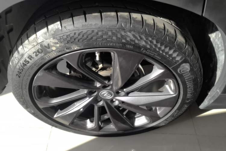 Used CHANGAN UNI-T 2020 1.5T Flagship Version Right Rear Wheel Hub