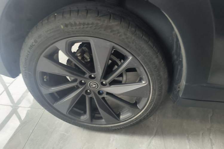 Used CHANGAN UNI-T 2020 1.5T Prestige Version Right Rear Wheel Hub
