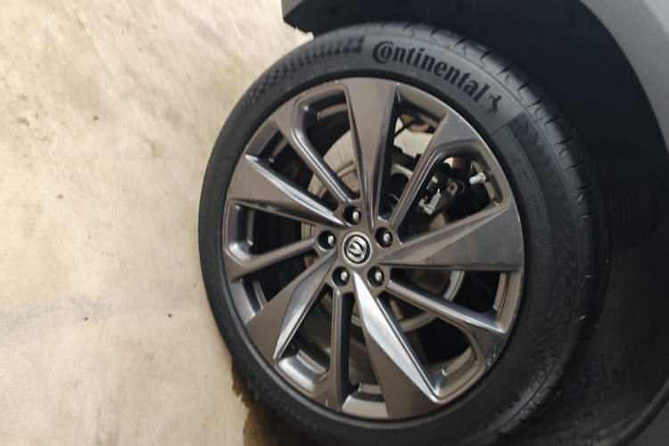 Used CHANGAN UNI-T 2020 1.5T Flagship Version Right Rear Wheel Hub