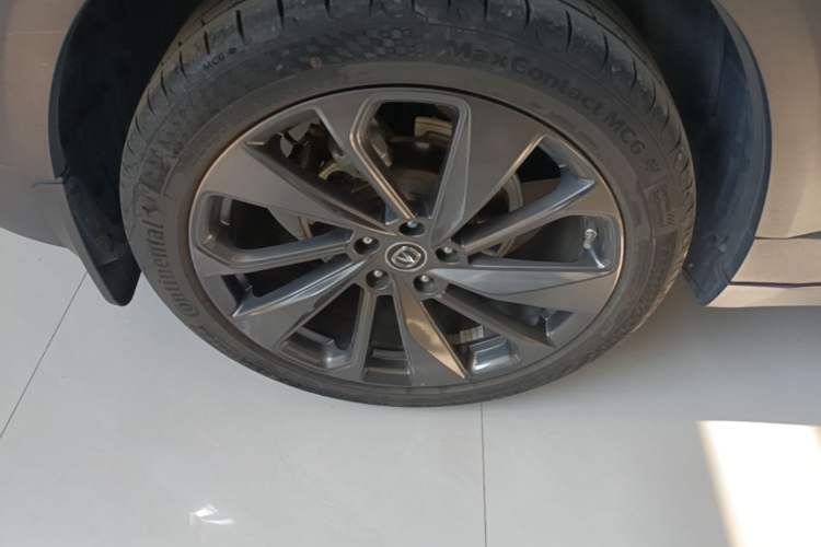 Used CHANGAN UNI-T 2020 1.5T Prestige Version Right Rear Wheel Hub