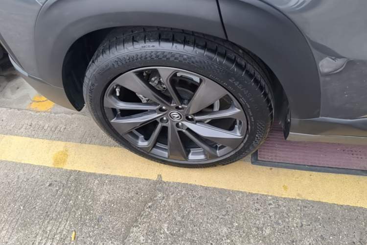 Used CHANGAN UNI-T 2020 1.5T Prestige Version Right Rear Wheel Hub