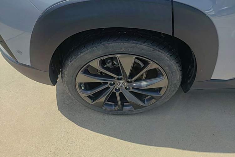 Used CHANGAN UNI-T 2020 1.5T Flagship Version Right Rear Wheel Hub