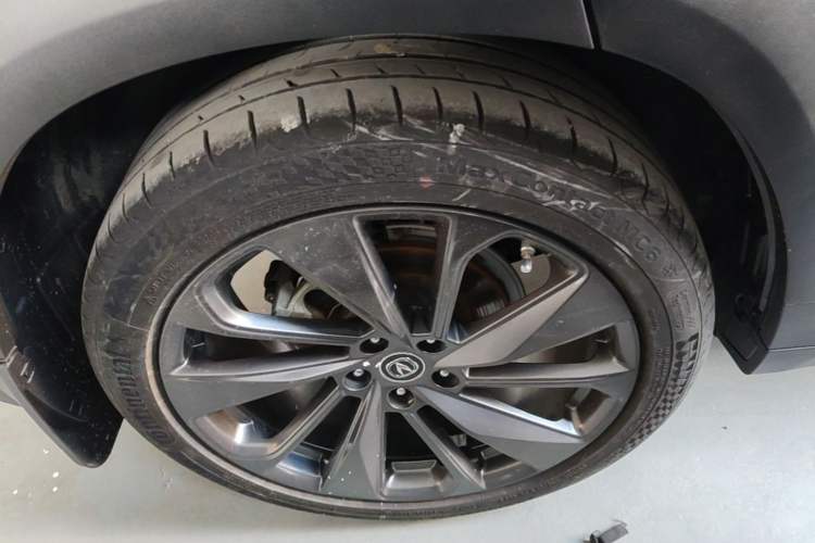Used CHANGAN UNI-T 2020 1.5T Flagship Version Right Rear Wheel Hub