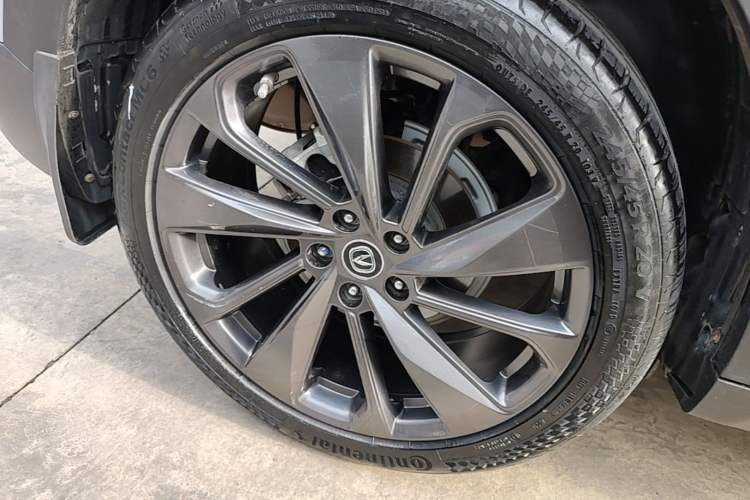 Used CHANGAN UNI-T 2020 1.5T Flagship Version Right Rear Wheel Hub