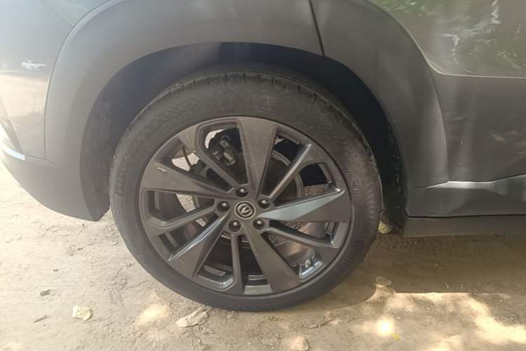 Used CHANGAN UNI-T 2020 1.5T Prestige Version Right Rear Wheel Hub