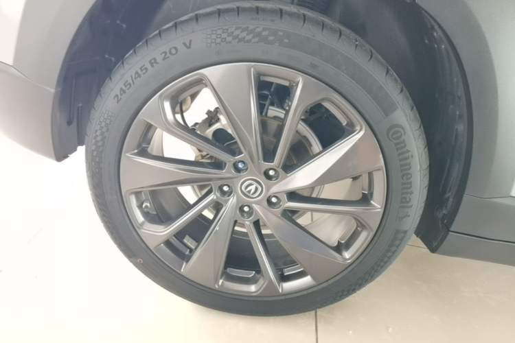 Used CHANGAN UNI-T 2020 1.5T Prestige Version Right Rear Wheel Hub