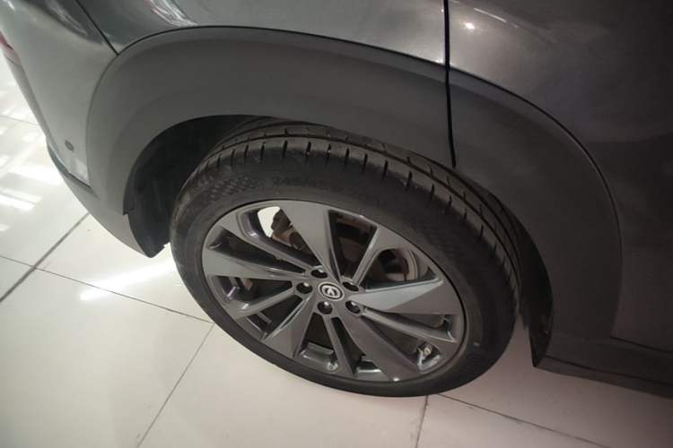 Used CHANGAN UNI-T 2020 1.5T Flagship Version Right Rear Wheel Hub