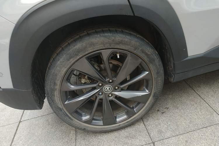 Used CHANGAN UNI-T 2020 1.5T Flagship Version Right Rear Wheel Hub