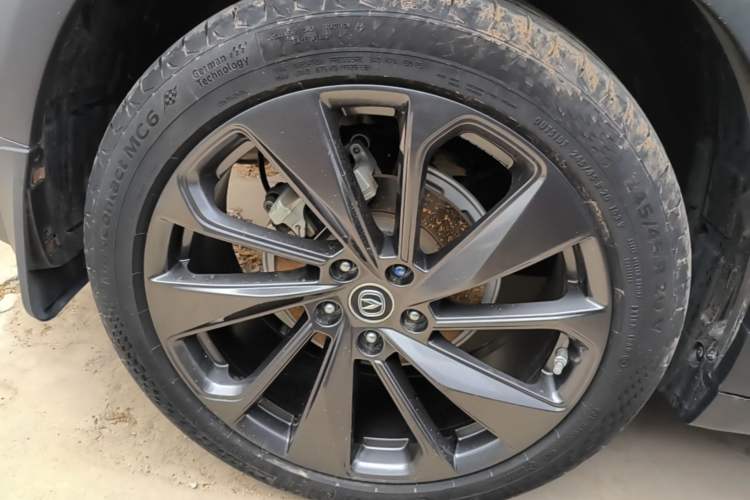 Used CHANGAN UNI-T 2020 1.5T Flagship Version Right Rear Wheel Hub