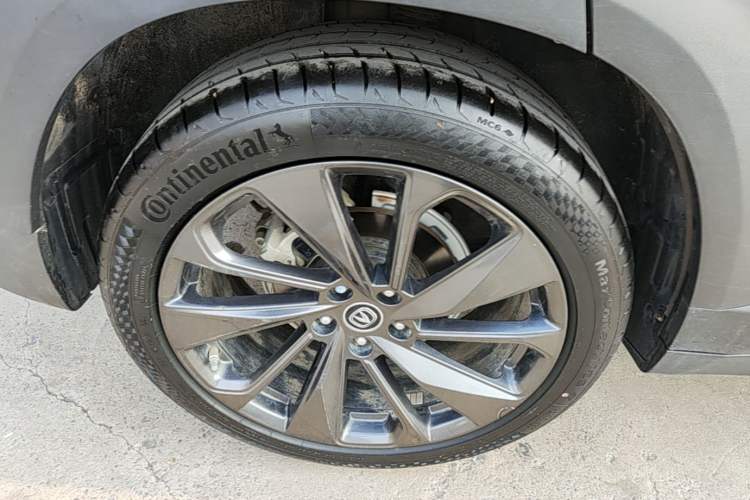 Used CHANGAN UNI-T 2020 1.5T Flagship Version Right Rear Wheel Hub