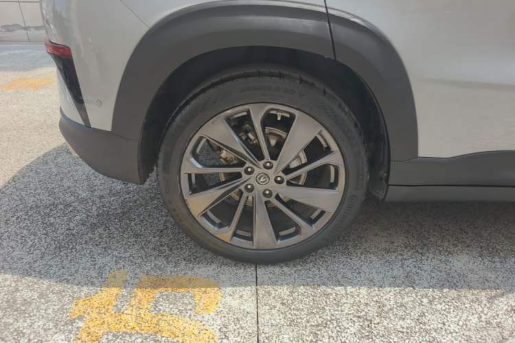 Used CHANGAN UNI-T 2020 1.5T Flagship Version Right Rear Wheel Hub