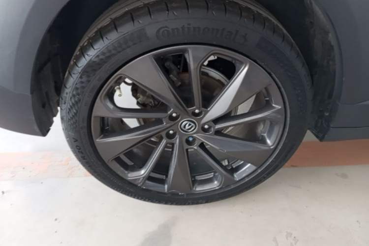 Used CHANGAN UNI-T 2020 1.5T Flagship Version Right Rear Wheel Hub