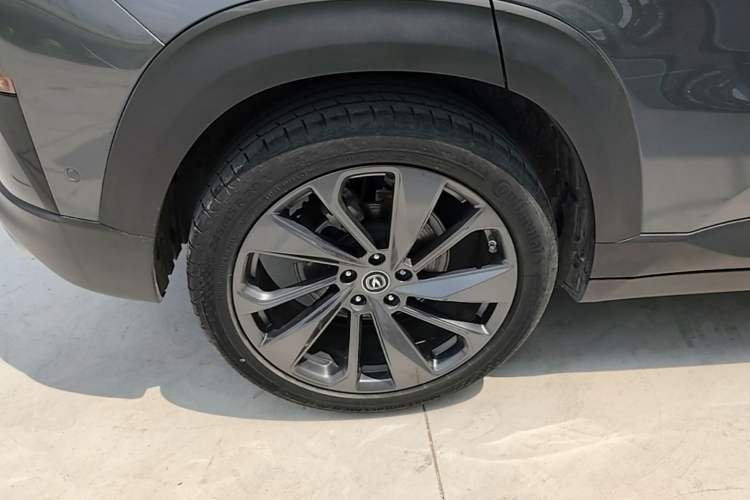Used CHANGAN UNI-T 2020 1.5T Flagship Version Right Rear Wheel Hub