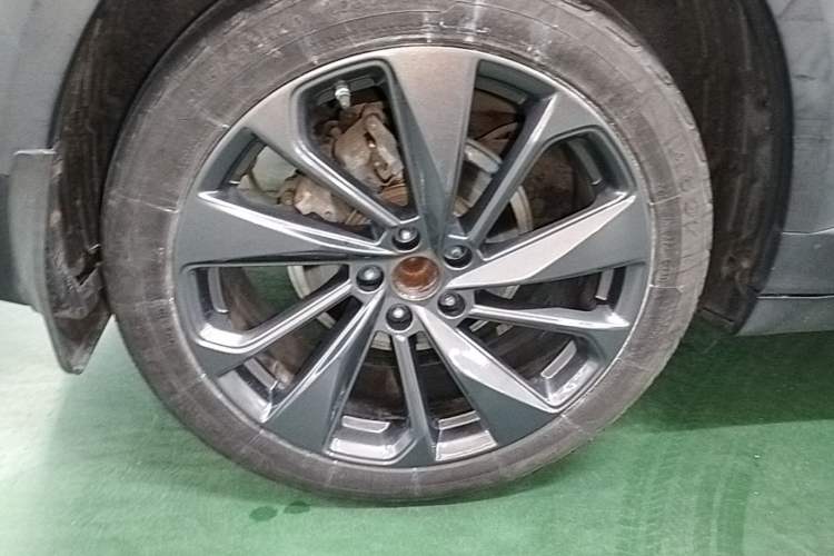 Used CHANGAN UNI-T 2020 1.5T Flagship Version Right Rear Wheel Hub