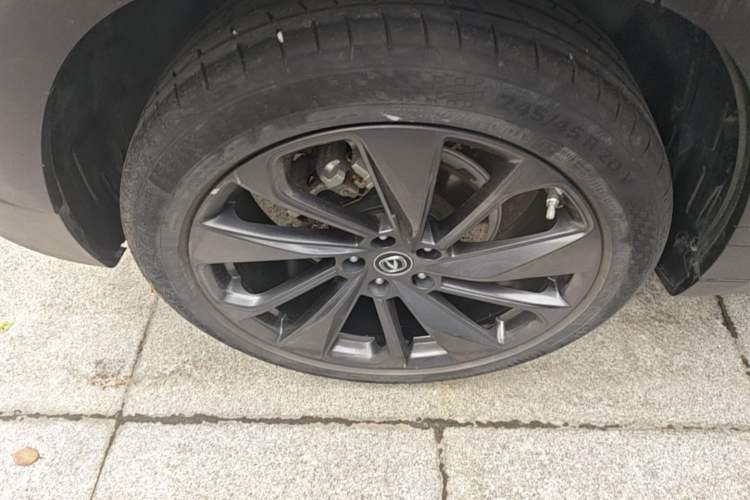Used CHANGAN UNI-T 2020 1.5T Prestige Version Right Rear Wheel Hub
