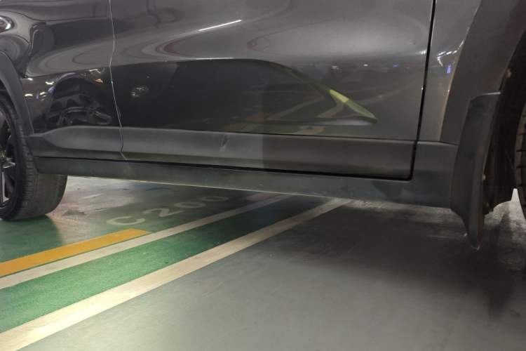 Used CHANGAN UNI-T 2020 1.5T Flagship Version Right Side Sill