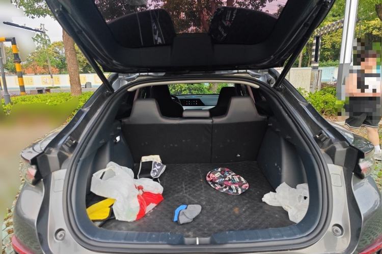 Used CHANGAN UNI-T 2020 1.5T Flagship Version Trunk