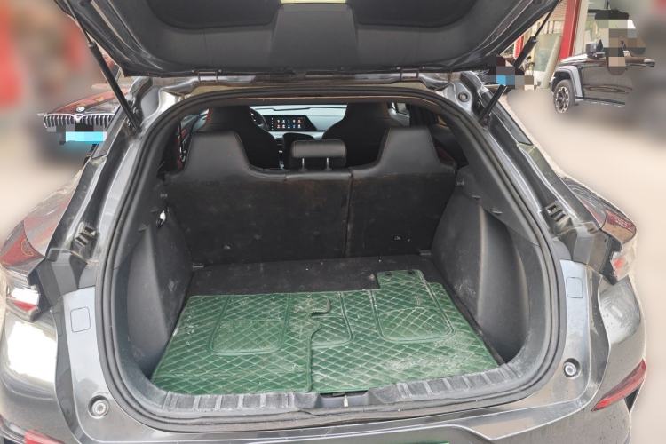 Used CHANGAN UNI-T 2020 1.5T Prestige Version Trunk
