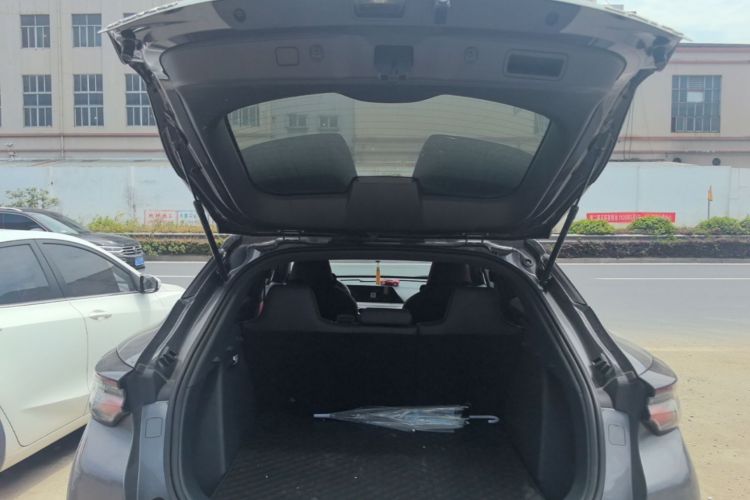 Used CHANGAN UNI-T 2020 1.5T Prestige Version Trunk