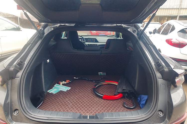Used CHANGAN UNI-T 2020 1.5T Prestige Version Trunk