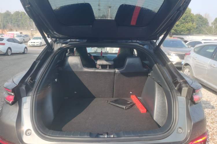 Used CHANGAN UNI-T 2020 1.5T Prestige Version Trunk
