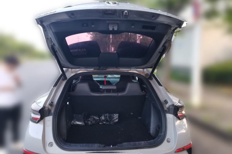 Used CHANGAN UNI-T 2020 1.5T Flagship Version Trunk