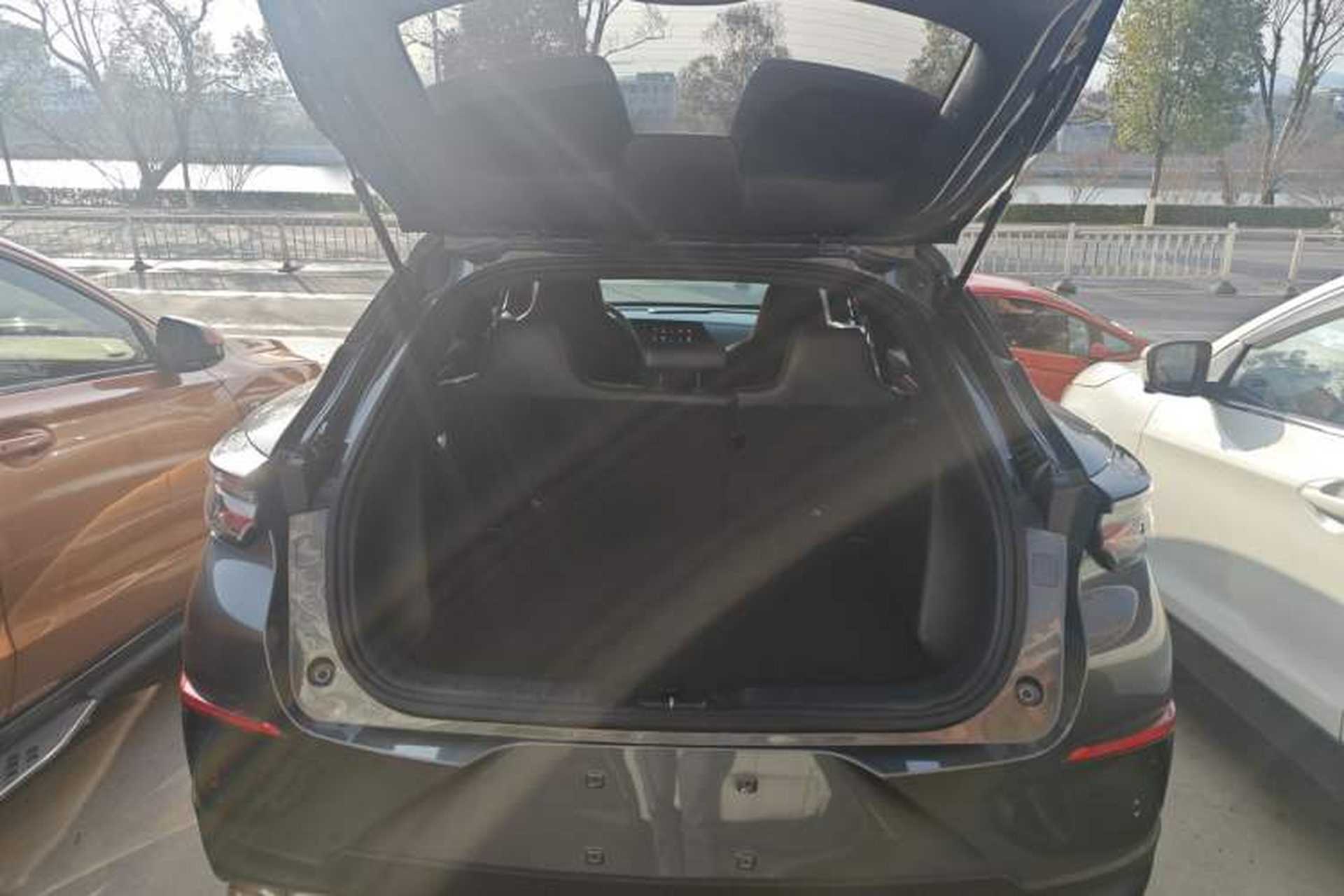Used CHANGAN UNI-T 2020 1.5T Prestige Version Trunk