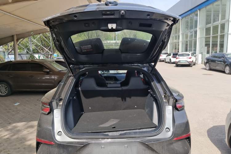 Used CHANGAN UNI-T 2020 1.5T Flagship Version Trunk
