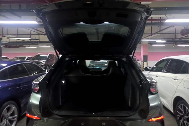 Used CHANGAN UNI-T 2020 1.5T Prestige Version Trunk