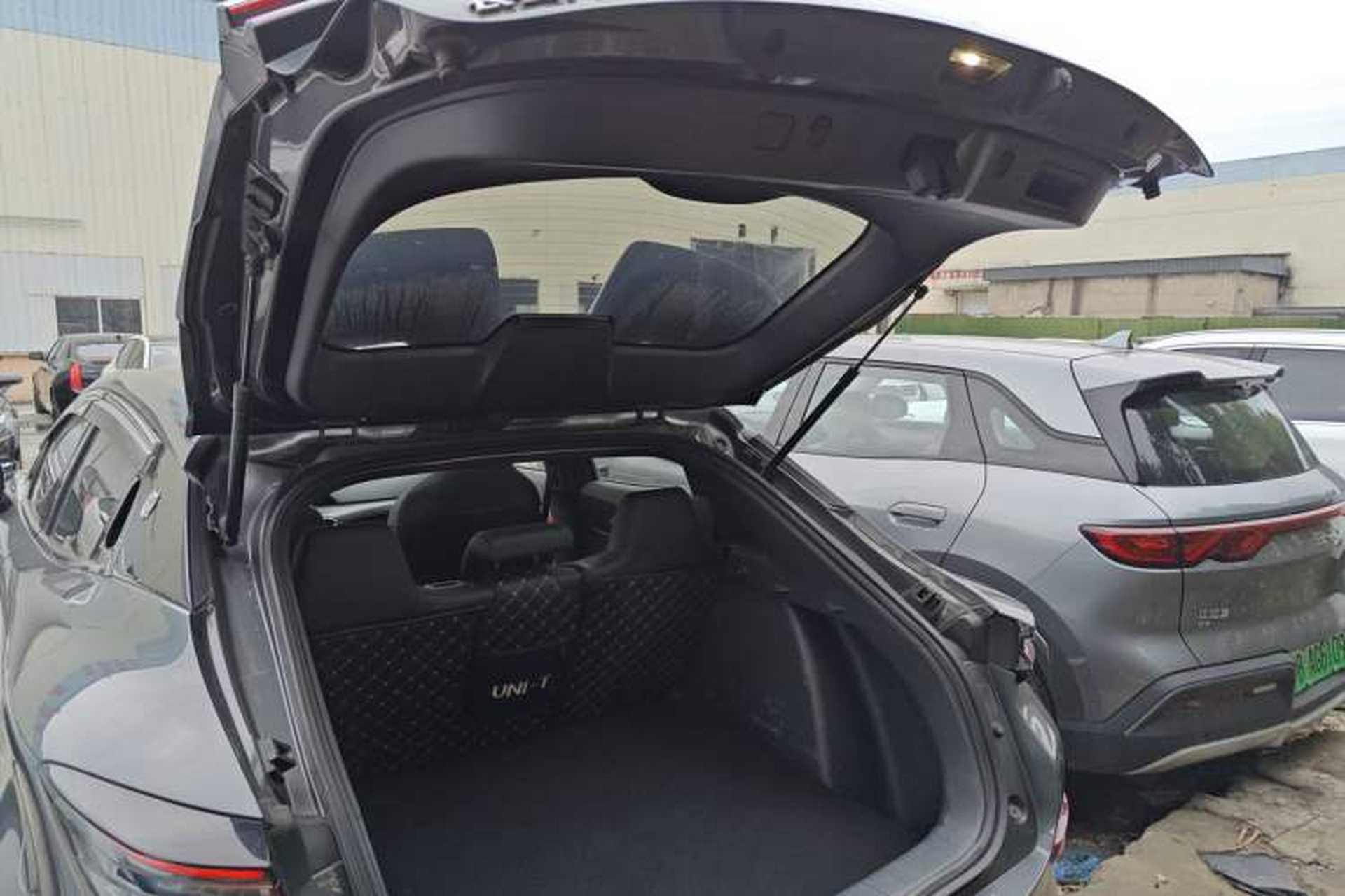 Used CHANGAN UNI-T 2020 1.5T Prestige Version Trunk
