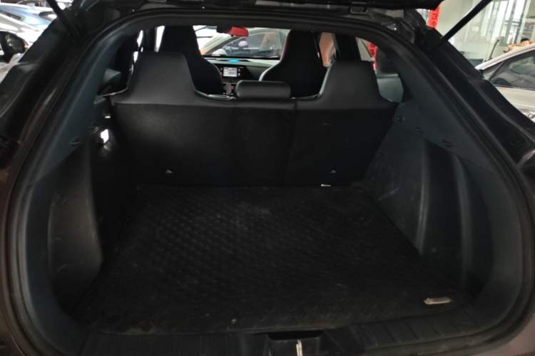 Used CHANGAN UNI-T 2020 1.5T Prestige Version Trunk