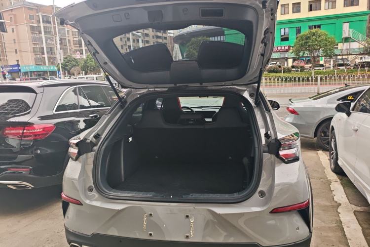 Used CHANGAN UNI-T 2020 1.5T Prestige Version Trunk