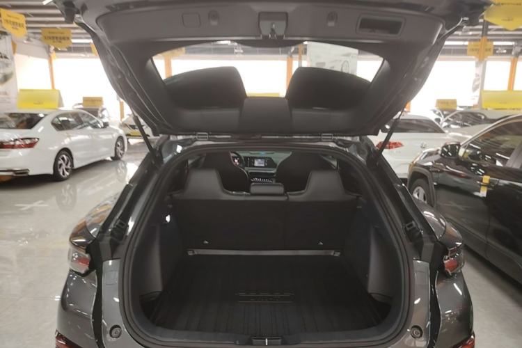 Used CHANGAN UNI-T 2020 1.5T Prestige Version Trunk