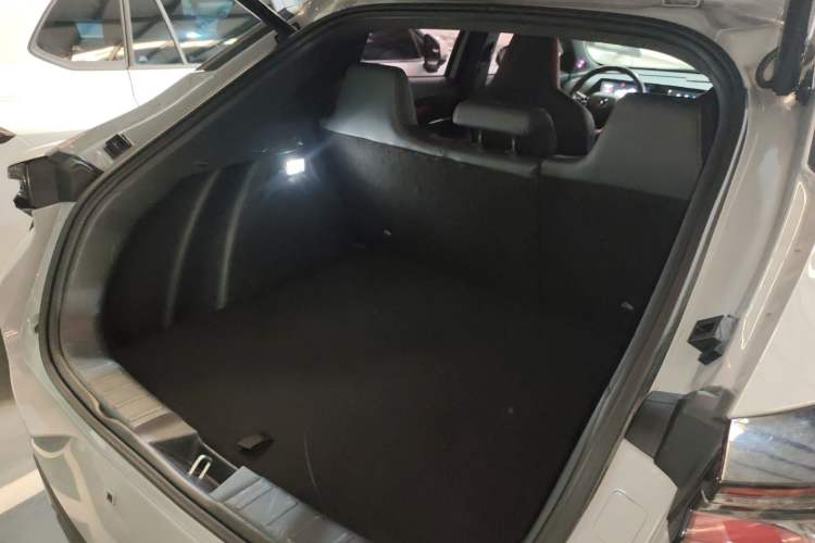Used CHANGAN UNI-T 2020 1.5T Flagship Version Trunk