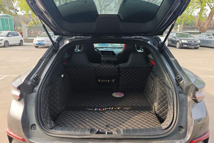 Used CHANGAN UNI-T 2020 1.5T Prestige Version Trunk