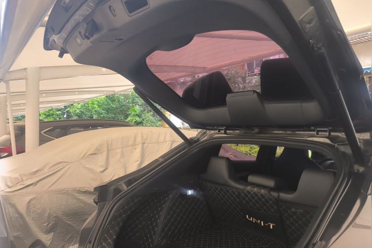 Used CHANGAN UNI-T 2020 1.5T Flagship Version Trunk