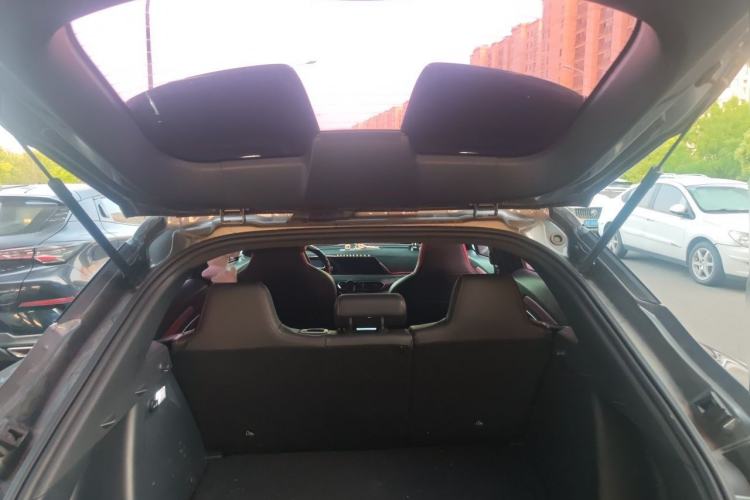 Used CHANGAN UNI-T 2020 1.5T Prestige Version Trunk
