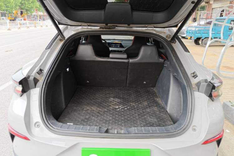 Used CHANGAN UNI-T 2020 1.5T Flagship Version Trunk