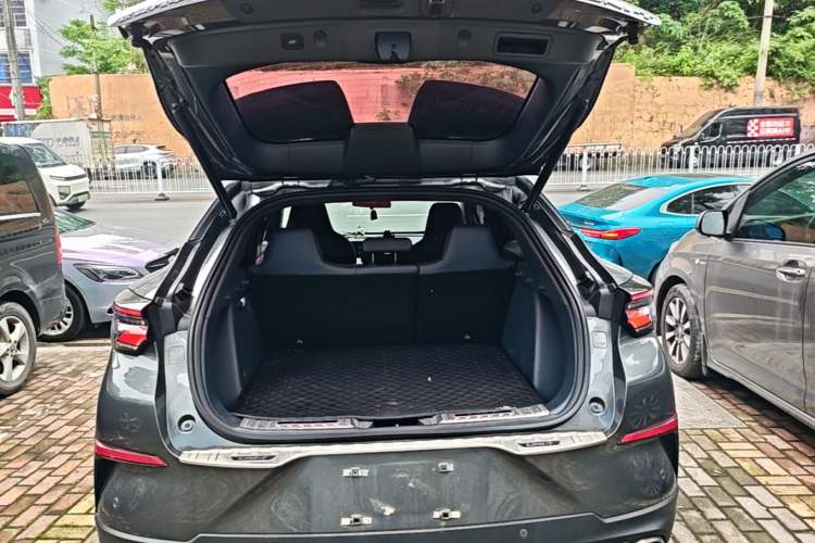 Used CHANGAN UNI-T 2020 1.5T Flagship Version Trunk