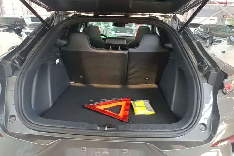Used CHANGAN UNI-T 2020 1.5T Prestige Version Trunk
