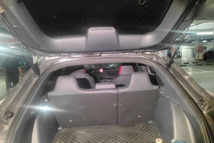 Used CHANGAN UNI-T 2020 1.5T Prestige Version Trunk