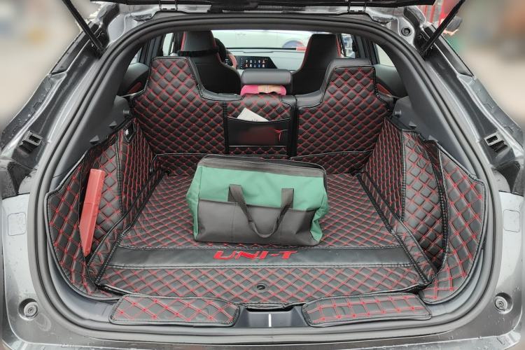Used CHANGAN UNI-T 2020 1.5T Prestige Version Trunk