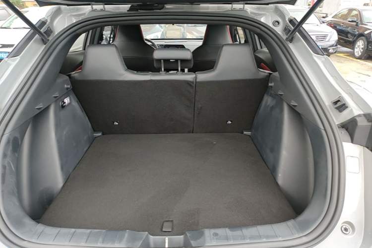 Used CHANGAN UNI-T 2020 1.5T Prestige Version Trunk
