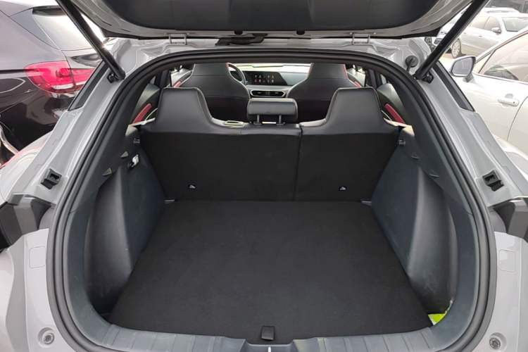 Used CHANGAN UNI-T 2020 1.5T Flagship Version Trunk