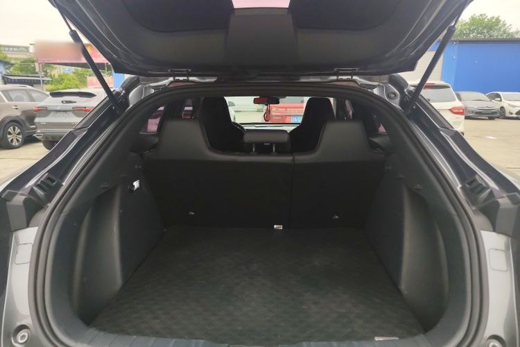 Used CHANGAN UNI-T 2020 1.5T Prestige Version Trunk