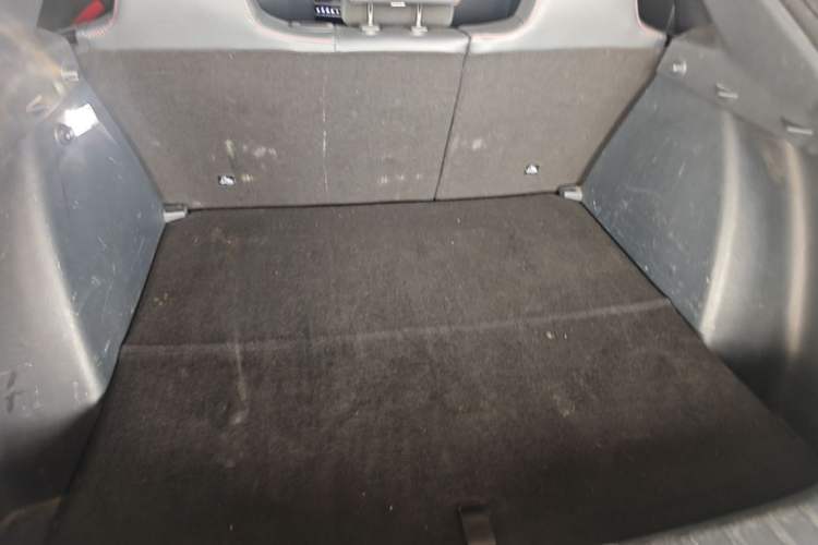 Used CHANGAN UNI-T 2020 1.5T Prestige Version Trunk