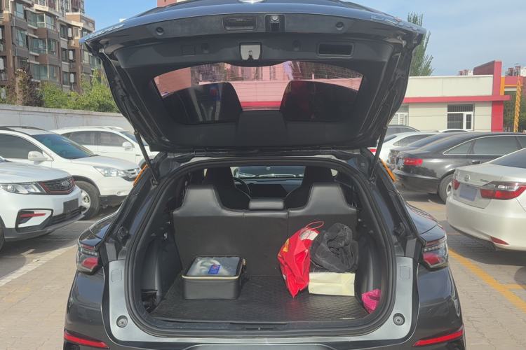 Used CHANGAN UNI-T 2020 1.5T Prestige Version Trunk