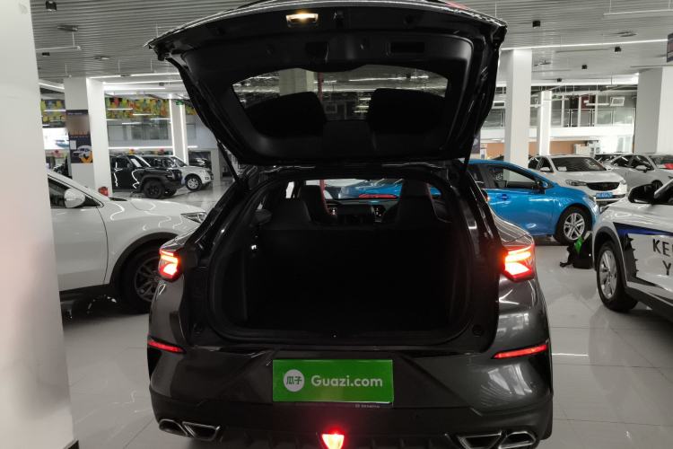 Used CHANGAN UNI-T 2020 1.5T Prestige Version Trunk